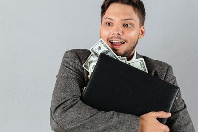 Leo hingga Scorpio, Zodiak yang Diprediksi Jadi Crazy Rich Tahun Ini