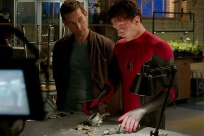 Terpesona oleh Tom Holland di No Way Home , Tobey Maguire : Betapa Bagusnya Dia
