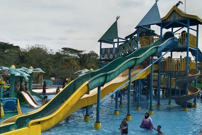 Berwisata Air di Riau Fantasi, Kolam Renang Terluas di Pulau Sumatera