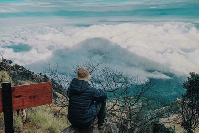 Di Balik Keindahannya, 4 Gunung Ini Justru Terkenal Paling Angker, Penuh Kejadian Mistis!