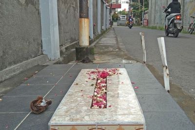 Misteri Makam Tanpa Nama di Tepi Jalan Kota Solo, Ditaburi Bunga Setiap Malam Jumat