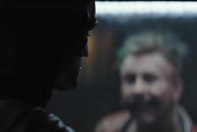 Isi Adegan Percakapan yang Dihapus, Benarkah Batman Minta Bantuan Joker Soal The Riddler?