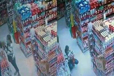 Viral! Ibu Muda Gasak Minyak Goreng di Minimarket, Aksinya Terekam CCTV