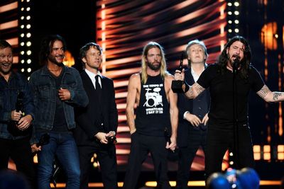 Akankah Foo Fighters Batal Manggung di Grammy Usai Sang Drummer Taylor Hawakins Meninggal?