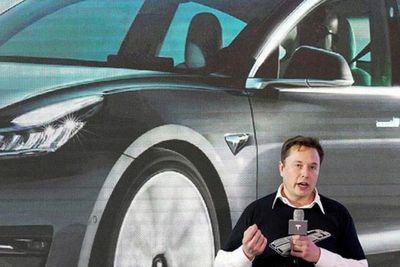 Tidak Puas dengan Yang Ada, Elon Musk Berambisi Bikin Medsos Sendiri
