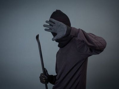 Viral Aksi Perampok Bersajam Gasak Toko Jam Mewah di PIK, Kerugian Capai Rp12 Miliar