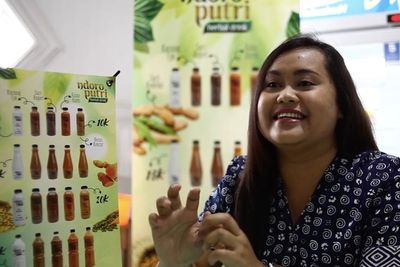 Menjanjikan! Jual Jamu Kekinian Secara Online, Wanita Ini Cuan Rp10 Juta Sebulan