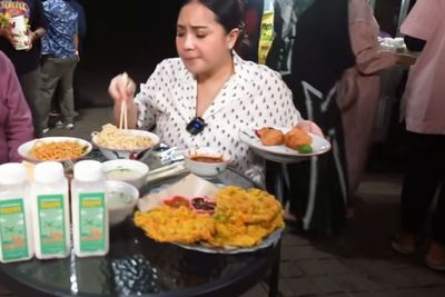Munggahan Jelang Ramadhan, Nagita Slavina Datangkan Satu Gerobak Mendoan dan Mie Ayam!