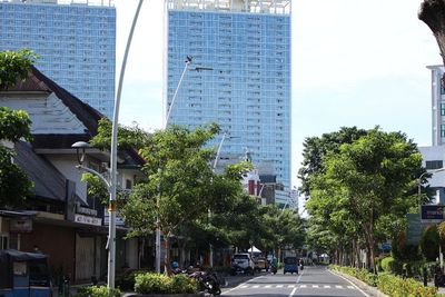 Ngabuburit Sekaligus Nostalgia di Jalan Cikini Raya, Suasananya Kayak di Eropa