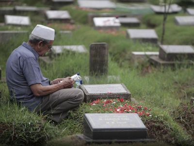 Fakta Tradisi Ziarah Kubur, Media Silaturahmi dengan Orang yang Sudah Meninggal