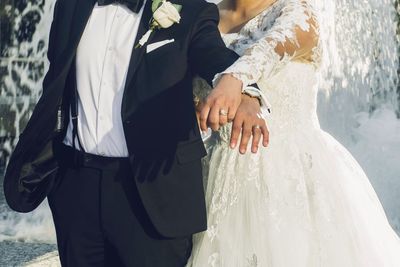 Arti Mimpi Fitting Baju Pengantin dan Jadi Mempelai yang Bikin Overthinking