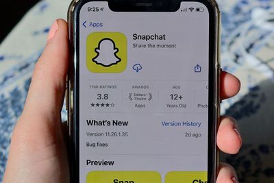 Fitur Baru Snapchat, Pengguna Bisa Berbagi Video YouTube Lewat Stiker
