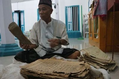 Berkunjung ke Masjid Al-Amin di Donggala Sambil Lihat Alquran Berusia 200-an Tahun