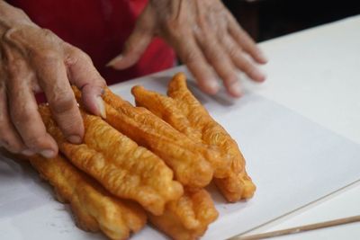 Setengah Abad Resep Enggak Berubah, Cakwe Ko Atek Selalu Diburu saat Buka Puasa!
