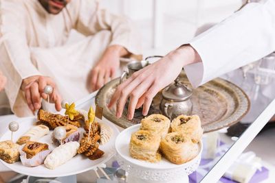 Anjuran Berbuka ala Rasulullah SAW, Konsumsi Makanan yang Mudah Didapat