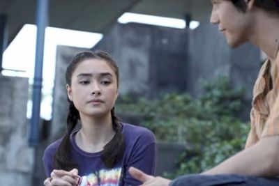 Caitlin Halderman Tertantang Belajar Logat Melayu di Serial Pretty Little Liars 2