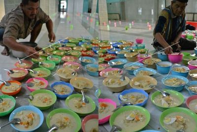 Nikmatnya Bubur India Khas di Masjid Pekojan Semarang, Dimasak dengan Kayu Bakar
