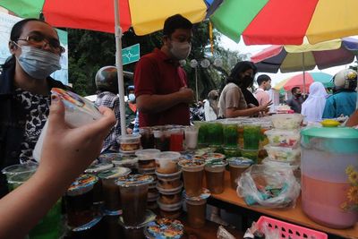 Sering Disebut Sebagai Makanan untuk Buka Puasa, Ternyata Ini Makna Takjil Sebenarnya
