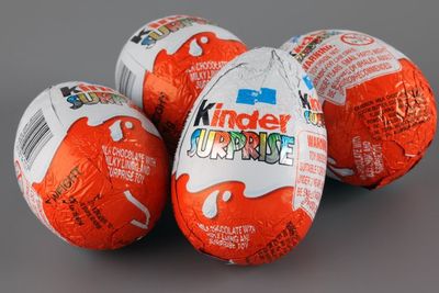 Peneliti Selidiki Telur Coklat Kinder yang Diduga Terkontaminasi Salmonella