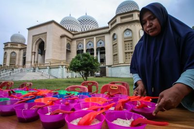 Alasan Dokter Sarankan Sahur Mendekati Imsak: agar Waktu Puasa Tak Lebih Panjang