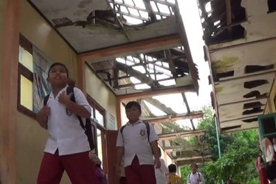 Miris! Sekolah Hampir Ambruk, Siswa di Situbondo Belajar di Bawah Bayang-bayang Maut