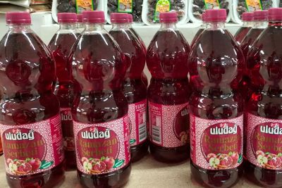 Pelepas Dahaga! Sirop Para Sultan Ini Terbuat dari Bunga dan Buah, Apa Rasanya?