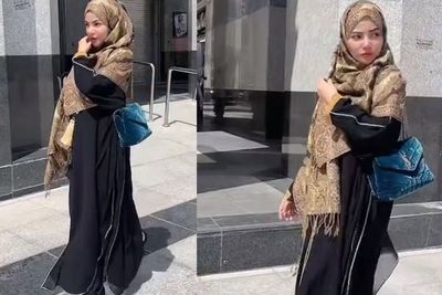 Penampilan Dinar Candy saat Umrah, Pakai Hijab dan Gamis Dipuji Secantik Wanita Turki