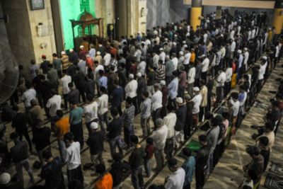 5 Manfaat Salat Tarawih Bagi Kesehatan, Rugi Dilewatkan!