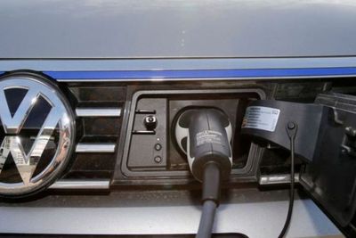 Pasokan Chip Tersendat, CEO VW: Memengaruhi Produksi Mobil Hingga 2024