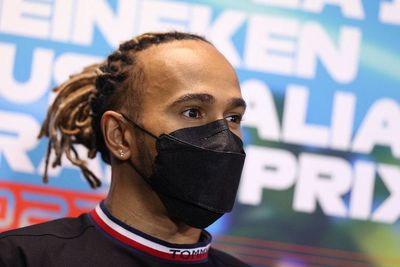 Petinggi F1 Lepas Masker saat Rapat, Lewis Hamilton Merasa tak Nyaman