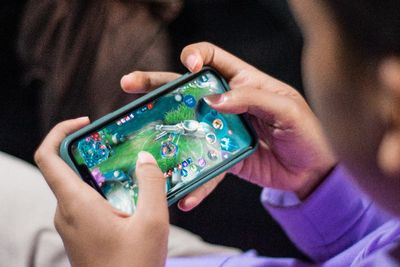Main Mobile Game tanpa Takut Smartphone Panas? Begini Triknya
