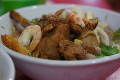 Mie-nya Dilempar-lempar! Ini Bakmi Halal Pertama di Singkawang, Toppingnya Melimpah!