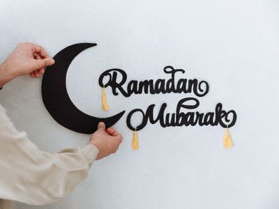 Asal Usul Nama Bulan Ramadhan , Erat Kaitannya dengan Kata Panas dan Membakar Dosa