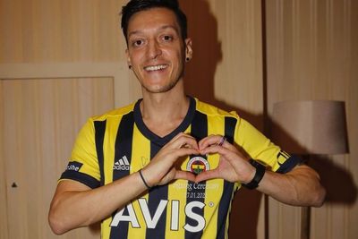 Raffi Ahmad Akui Klubnya Belum Menyerah Datangkan Ozil