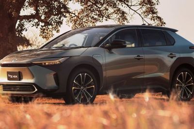 Toyota BZ4X Siap Meluncur Bulan Depan