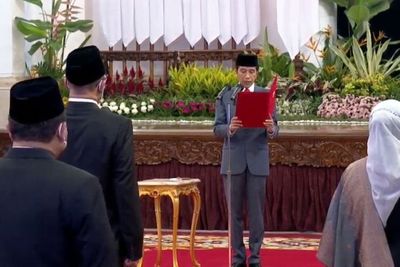 Jokowi Resmi Lantik Anggota KPU dan Bawaslu Periode 2022-2027