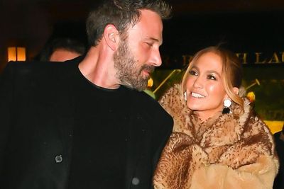 Jennifer Lopez Dilamar Ben Affleck di Kamar Mandi: Tidak Mewah, Tapi Hal Paling Romantis