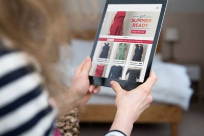 5 Tips Aman Belanja Baju Lebaran di Online Shop, Fokus ke Merek dan Perhatikan Testimoni