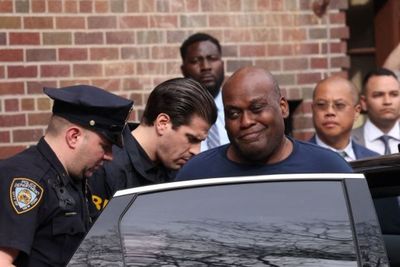 30 Jam Buron, Ini Wajah Pelaku Penembakan Kereta Bawah Tanah di New York saat Tertangkap