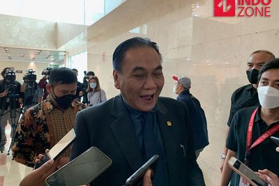 Heboh soal Nonton Video Syur saat Rapat, Harvey Malaihollo Menangis Merasa Bikin Malu PDIP