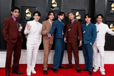Trevor Noah Sebut BTS Grup Terbaik yang Pernah Ditemuinya, Bukan Seperti Selebriti Biasa