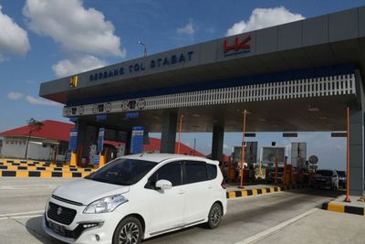 Viral Calya Tempel Mobil Lain supaya Tak Bayar Tol, Sopirnya Kini Dicari Polda Metro