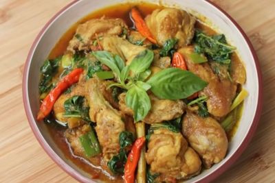 Resep Ayam Kemangi Pedas Khas Sunda ala Chef Devina Hermawan, Hidangan Lezat untuk Berbuka