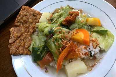 Sup Ndeso, Menu Sahur Simpel yang Bikin Kuat Puasa Seharian, Yuk Recook Resepnya!