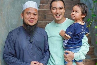 Potret Baim Wong Ketemu Ustaz Ebit Lew Curi Perhatian: 2 Orang Hebat Suka Bersedekah