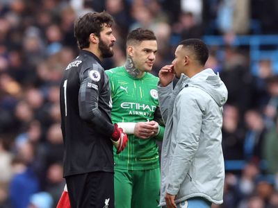 Alisson: Ederson Lebih Keren dari Saya