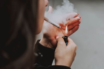 Tetap Merokok Selama Bulan Puasa? Awas Bau Mulut!