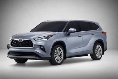 Terdapat Problem pada Software, Toyota Tarik Ratusan Ribu Model Kendaraannya