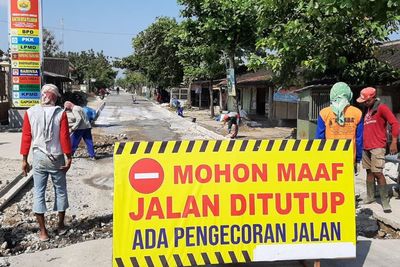 20 Tahun Rusak, Pengusaha Properti Perbaiki Jalan Desa Pakai Uang Sendiri Rp2,8 Miliar!