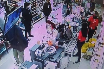 Video-video Ambruknya Alfamart yang Tewaskan 4 Orang